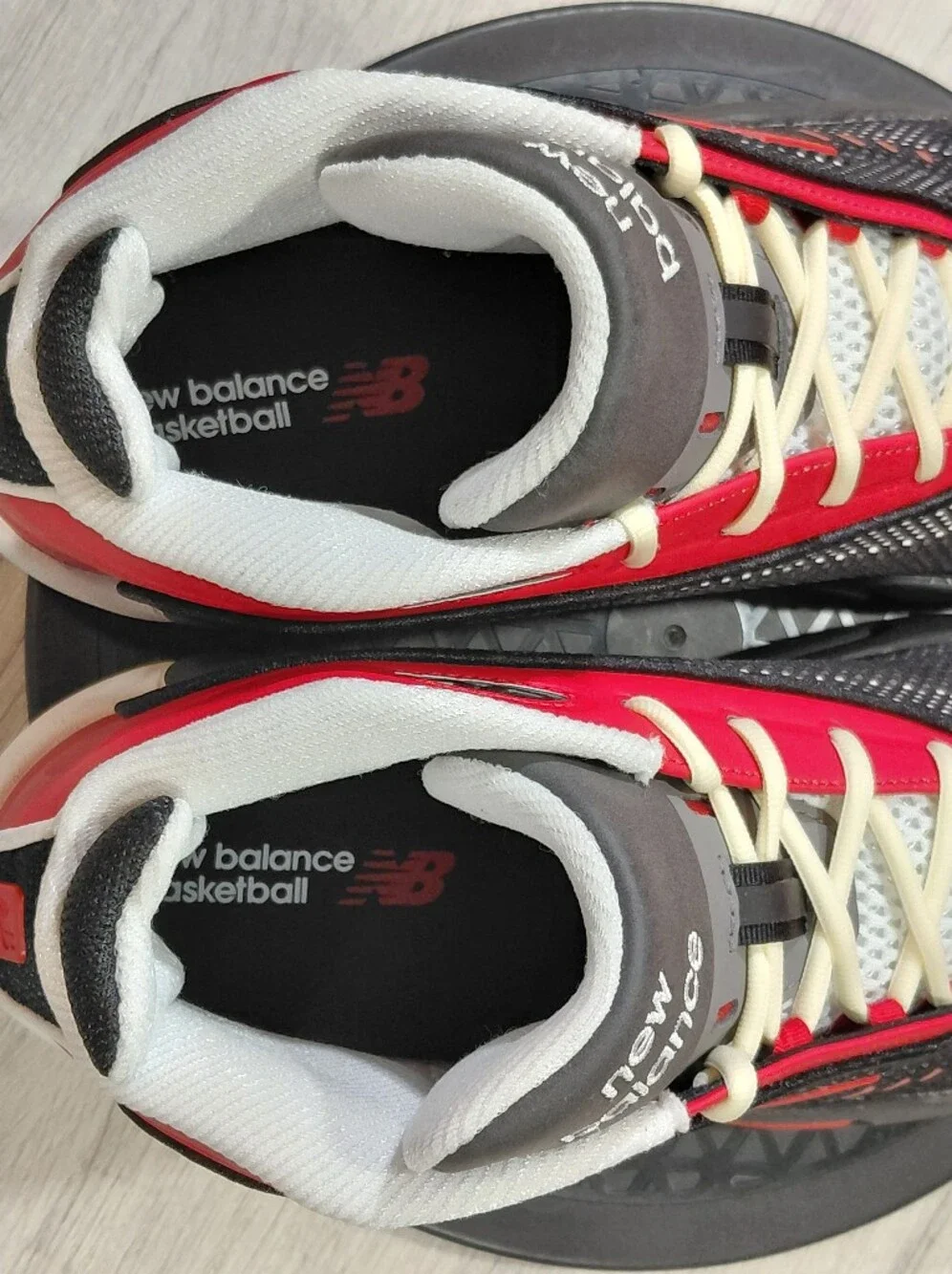 New Balance Men's P400 Black Team Red Athletic Performance Bball Shoes SIZE M11